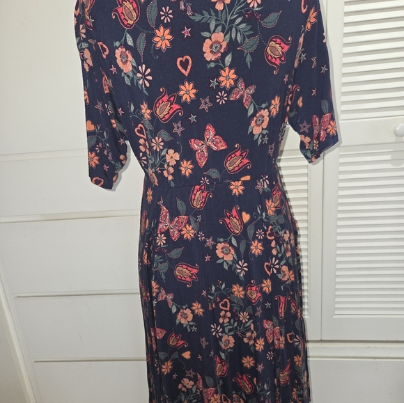 Floral Navy Dress. Torrid Size 00 - Picture 5 of 10
